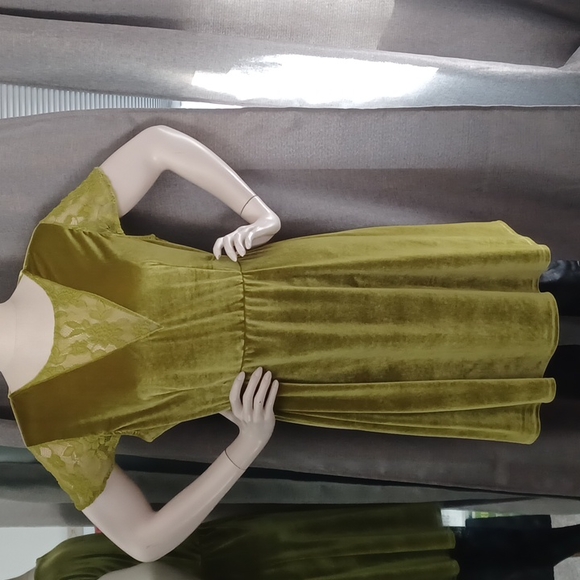 Zeagoo Olive Green Velvet Midi dress - Picture 2 of 6